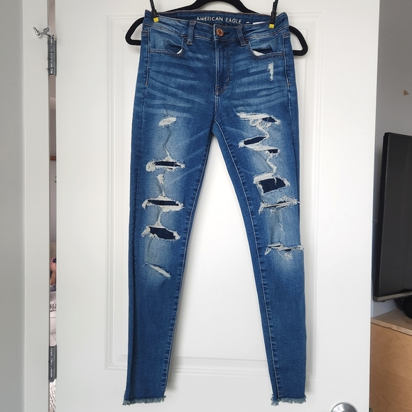 American Eagle Distressed High-Rise Jegging - Picture 2 of 9